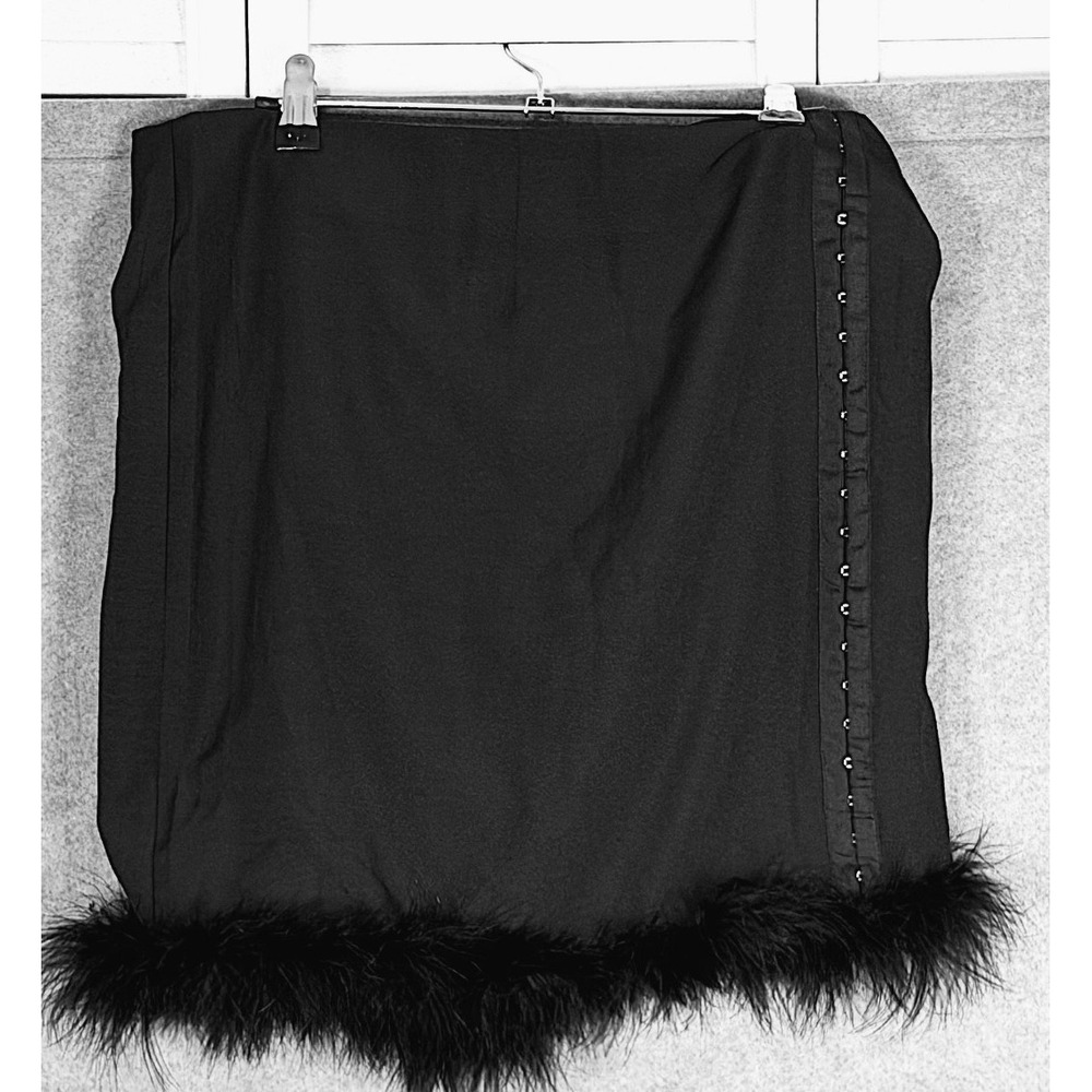Whimsygoth Skirt 26 Black Faux Feather Hook Eye Mini PrettyLittleThing  Festival - Picture 14 of 14